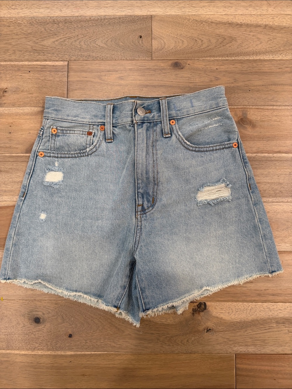 Madewell Women's Light blue mom jean Shorts - Classic Denim the momjean